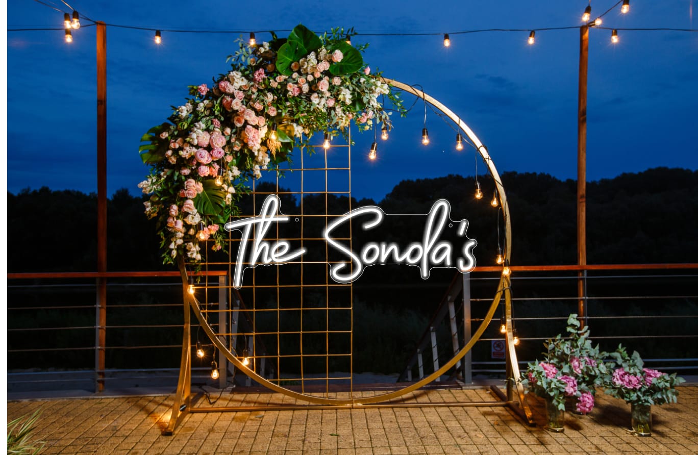 Custom Neon: The Sonola's